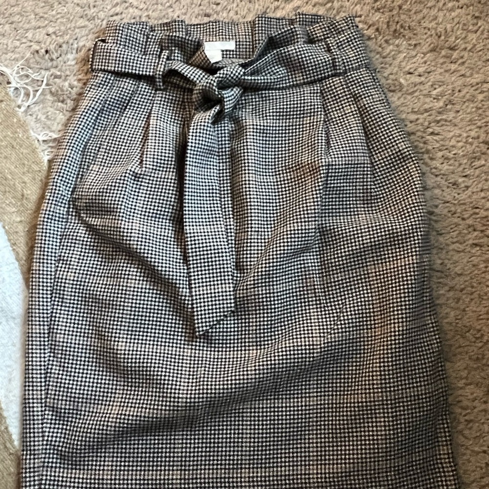 Lightly used H&M paper bag houndstooth skirt.
